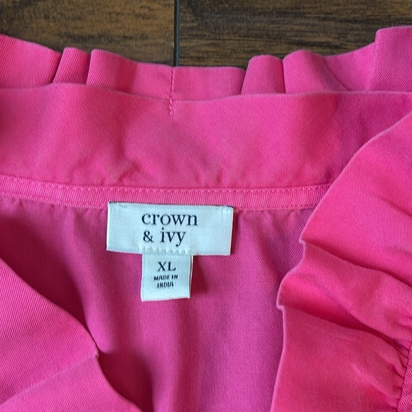 Crown and Ivy Ruffle front Top SZ XL - Picture 5 of 10